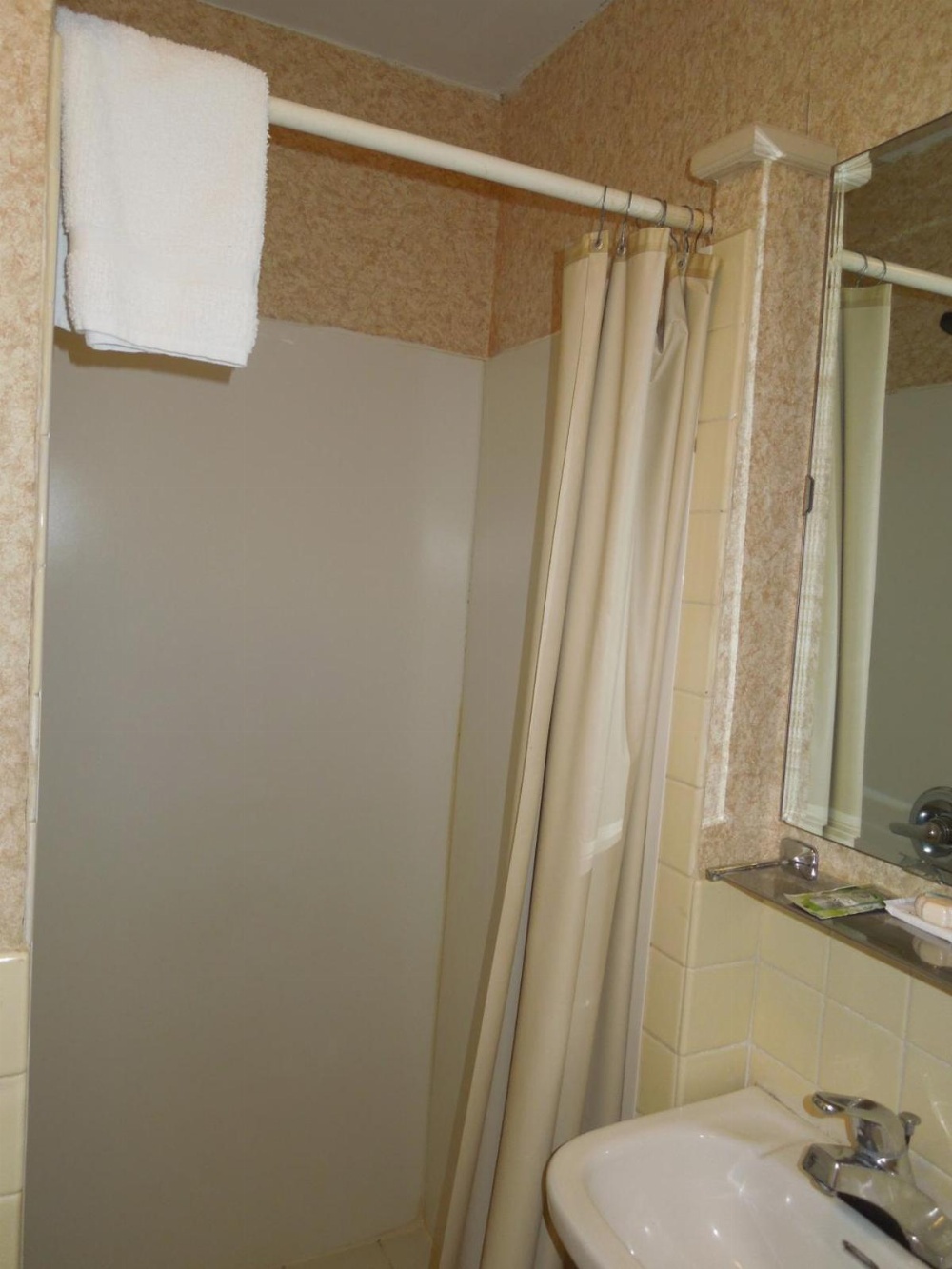 Room image 5