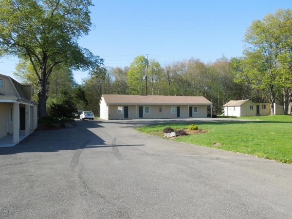 Value Inn East Stroudsburg image 9